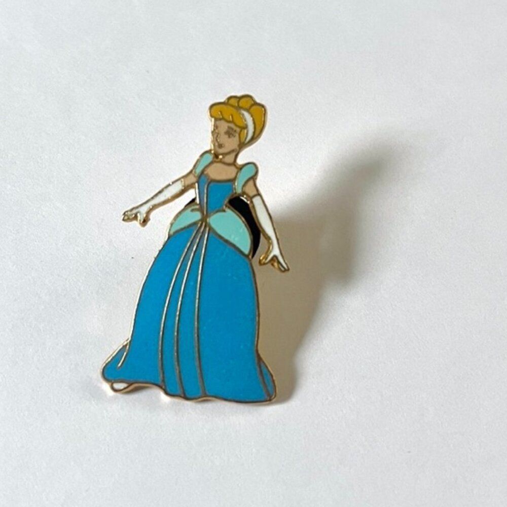 Early 2000's Disney Cinderella Pin